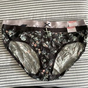 Cacique extra soft hipster 14/16 underwear, 2 pairs sold in one bundle